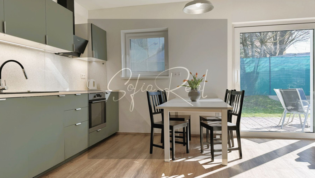 PRENÁJOM: 4-izbový dom s predzáhradkou | 3x PARKOVANIE | 15 min. od Bratislavy