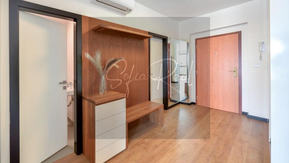 PRENAJOM: veľkorysý 2-izbový byt | parkovanie | pri Ľudovom námestí - Nové Mesto