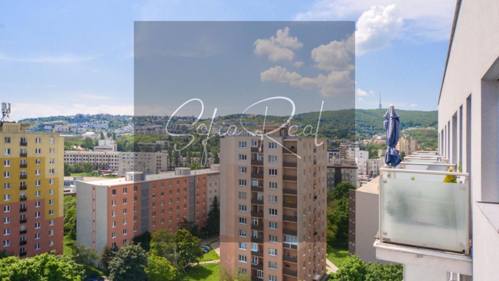 PRENAJOM: veľkorysý 2-izbový byt | parkovanie | pri Ľudovom námestí - Nové Mesto