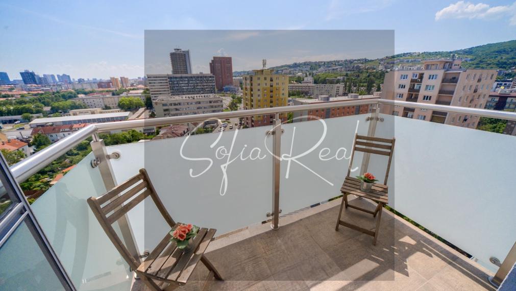 PRENAJOM: veľkorysý 2-izbový byt | parkovanie | pri Ľudovom námestí - Nové Mesto