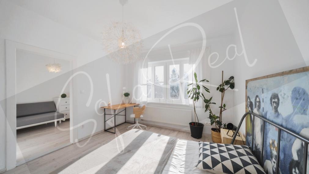 PRENÁJOM: 4-izbový rodinný dom so záhradkou pri Ľudovom námestí - Nové Mesto