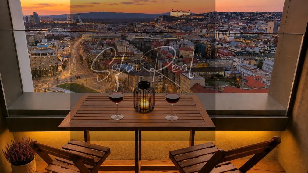 PRENÁJOM: 2i byt v SKY PARK | výhľad na Bratislavský hrad | parkovanie