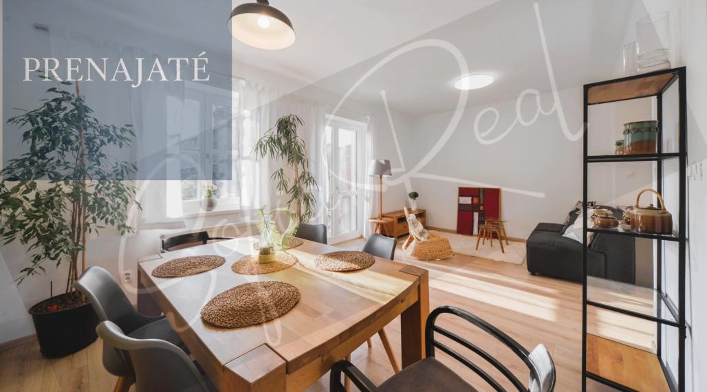 PRENAJATÉ: 4-izbový byt v mestskom rodinnom dome so záhradou pri Ľudovom námestí - Nové Mesto