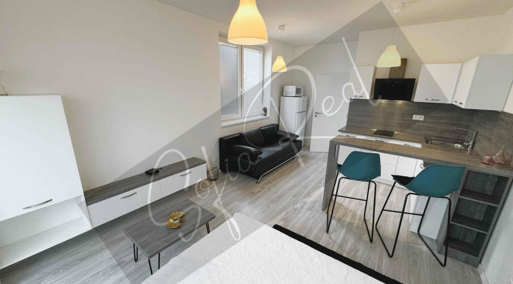 PREDAJ: moderný 1-izbový byt/garsónka; loggia; parking; Miloslavov