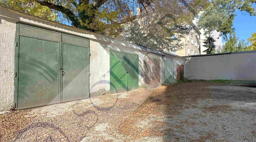 PREDAJ: murovaná garáž pri Košickej ul.; Ružinov