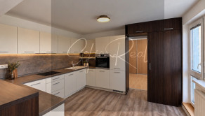 PRENÁJOM: priestranný 3i byt | parkovanie | Rača, Bratislava - fotografia 5