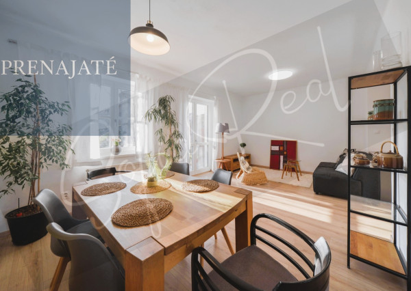 PRENAJATÉ: 4-izbový byt v mestskom rodinnom dome so záhradou pri Ľudovom námestí - Nové Mesto