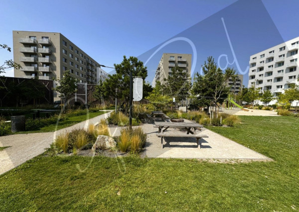 PREDAJ: moderný 1-izbový byt; Ovocné sady; parkovanie; balkón; Ružinov