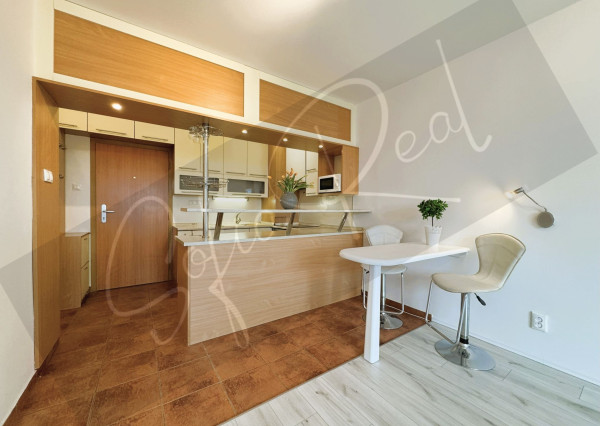 REZERVOVANÝ: svetlý 2-izbový byt; Stavbárska; Bratislava - Vrakuňa