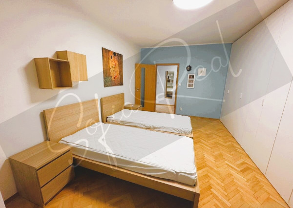 PRENÁJOM: zariadený 4-izbový byt; samostatné izby; Ružinov