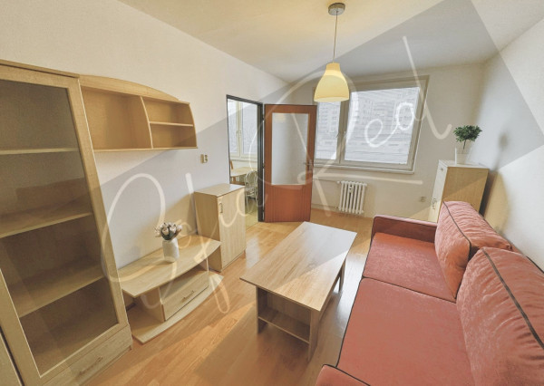 PRENÁJOM - VOĽNÝ ihneď: zariadený 3-izbový byt; Rača