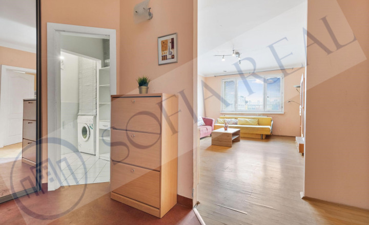 PREDAJ: priestranný 3-izbový byt; loggia; Majerníkova ul. - Karlova Ves - fotografia 7