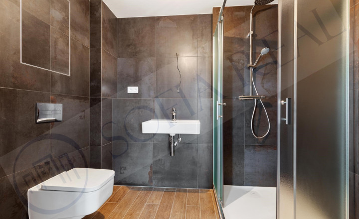 PREDAJ - EUROVEA TOWER: 2-izbový apartmán; parkovanie; loggia; Staré Mesto - fotografia 7