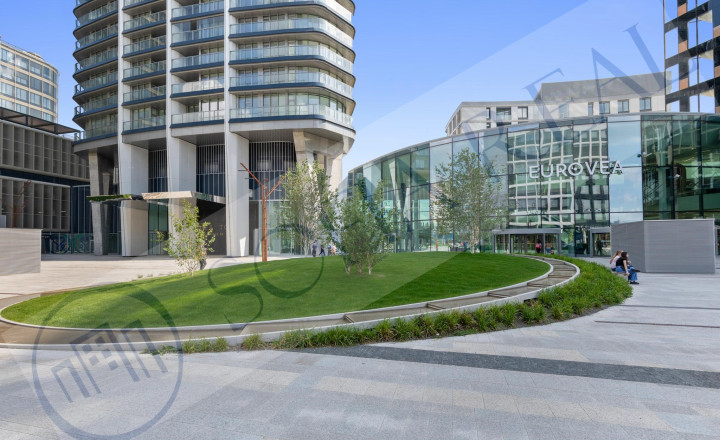 PREDAJ - EUROVEA TOWER: 2-izbový apartmán; parkovanie; loggia; Staré Mesto - fotografia 11