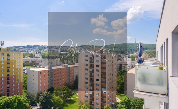REZERVOVANÉ: veľkorysý 2-izbový byt | parkovanie | pri Ľudovom námestí - Nové Mesto - fotografia 17